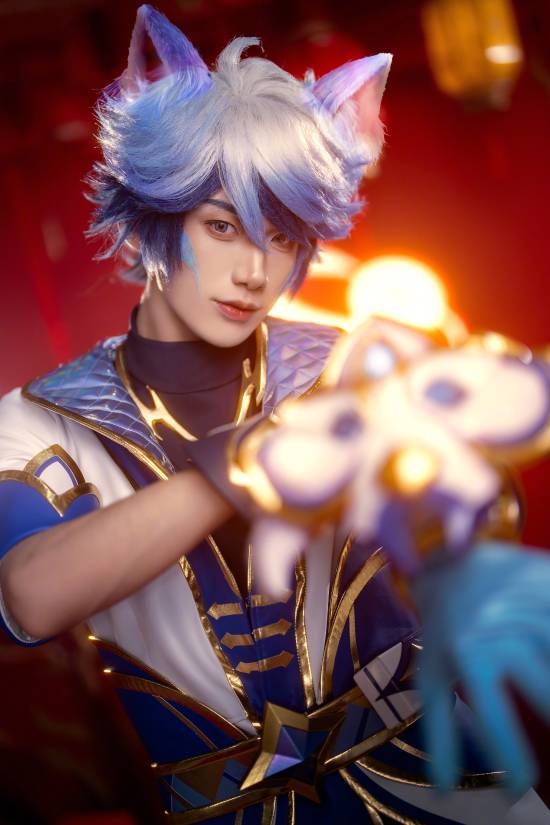 《英雄联盟》官方分享新春Coser：旗袍御姐又美又飒
