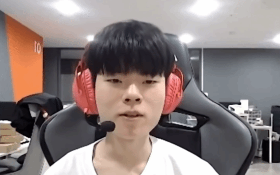 Deft抱怨征兵:凭啥我早早被抽到了 而别人就不用服役?
