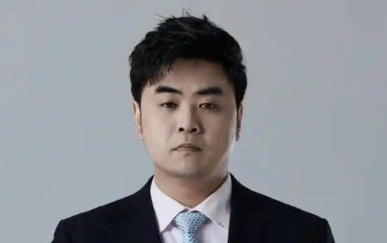 朱开谈《英雄联盟》\”全华班\”为何无S赛冠军：LPL没有顶级国产中单!