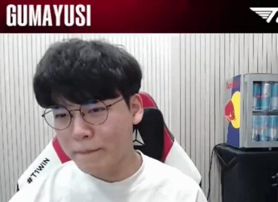 《英雄联盟》S14冠军皮肤迟迟没有消息 T1战队AD选手\”小吕布\”担忧其质量