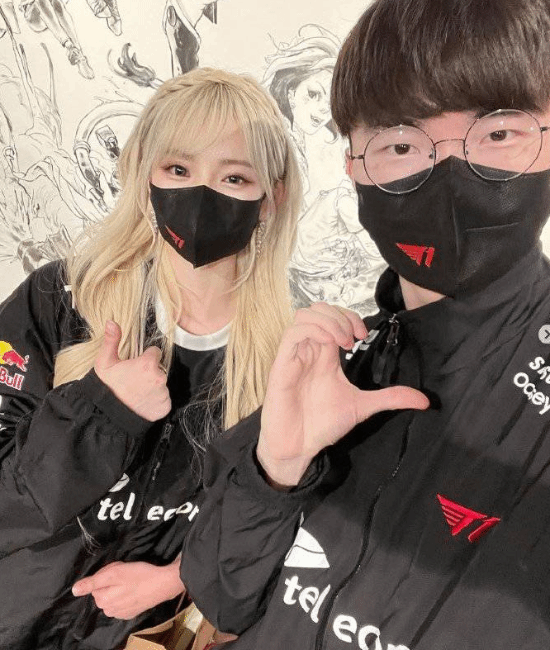 Faker无奈回应恋爱咨询：这就像我问你们该怎么玩好LOL一样