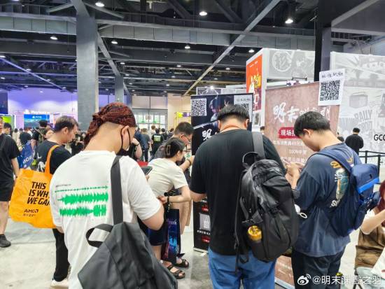 《明末：渊虚之羽》核聚变线下试玩返图：座无虚席！美女coser亲手实操