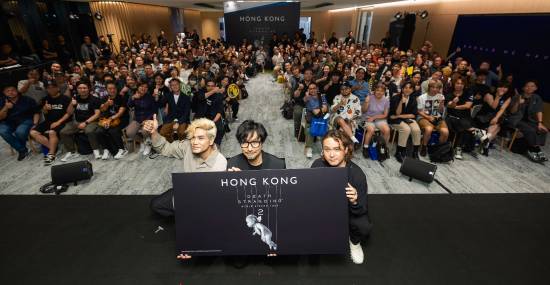 《死亡搁浅2》香港宣传!岛哥哥携手《九龙城寨》王九