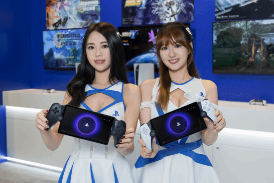 PlayStation官方发布香港动漫电玩节返图：两位看板娘好可爱！