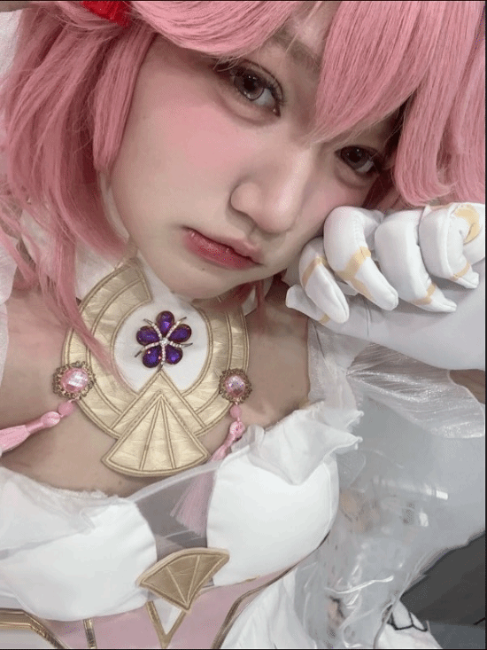 超走心！印尼网友cos《原神》角色为服兵役丈夫践行