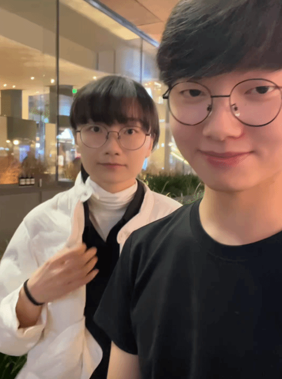 两位假Faker\”史诗级会面\”！男女两版谁更像真Faker呢?