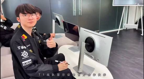 Faker亲签显示器今晚京东独家拍卖！荣耀buff拉满