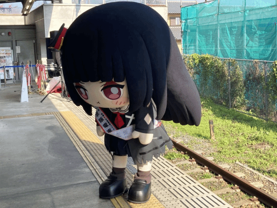 《鸣潮》×京阪电车联动开启！人气黑长直JK少女降临