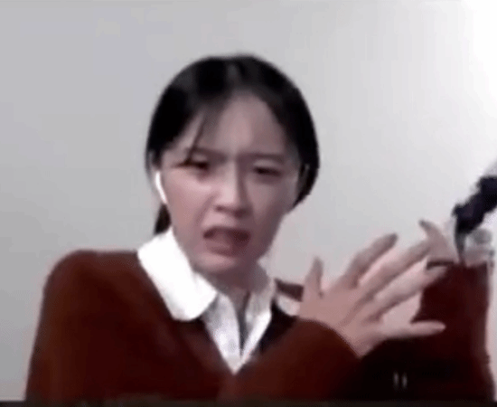 寂静岭女主担心直播处女秀翻车：以为会被骂到道歉