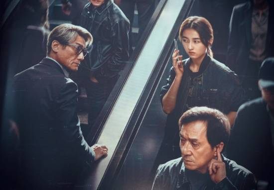 小岛秀夫18个感叹号强推成龙新片《捕风追影》！不看真血亏 不火太奇怪